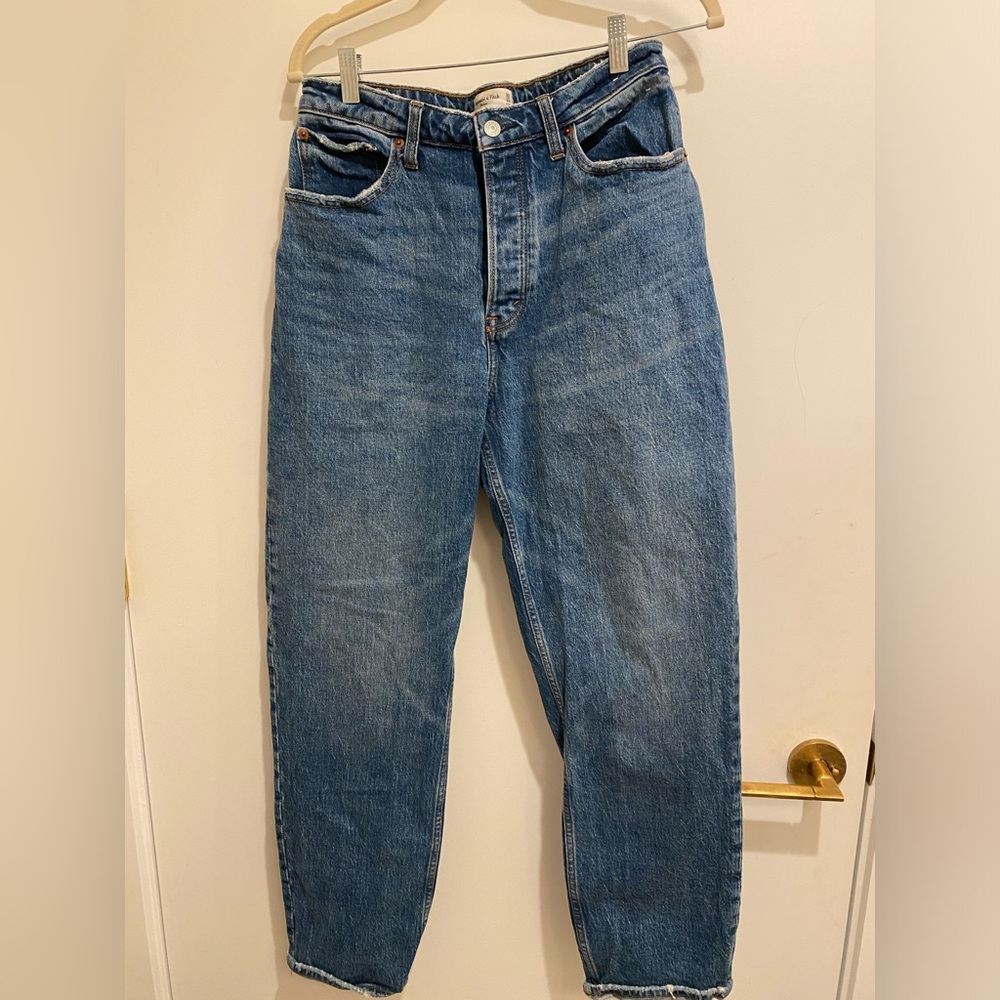 Abercrombie the dad high rise jean. Curve love line. Size 30/10 regular.